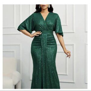 New stunning floor-length formal gown size large in forest green with sequins